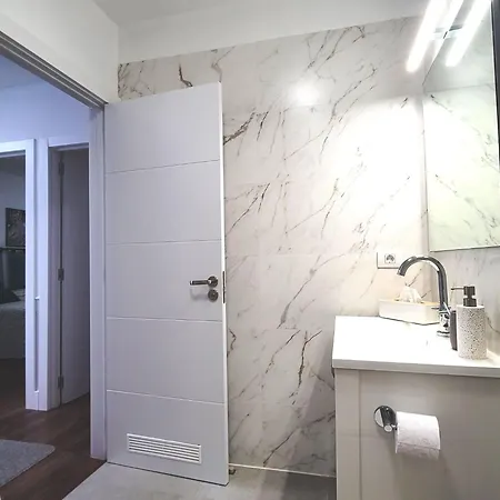 Modernes Luxus-haus Mit Phantastischem Meerblick- Beheizter Pool Und Wifi By Interhome *