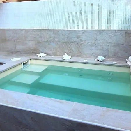 Modernes Luxus-haus Mit Phantastischem Meerblick- Beheizter Pool Und Wifi By Interhome *