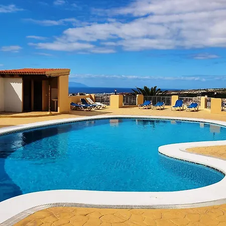 Modernes Luxus-haus Mit Phantastischem Meerblick- Beheizter Pool Und Wifi By Interhome *