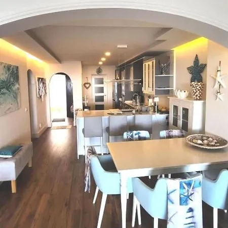 Modernes Luxus-haus Mit Phantastischem Meerblick- Beheizter Pool Und Wifi By Interhome Сasa de vacaciones